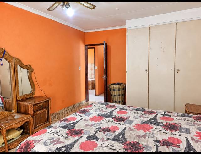 3 BEDROOM HOUSE FOR SALE IN SEBOKENG ZONE 10